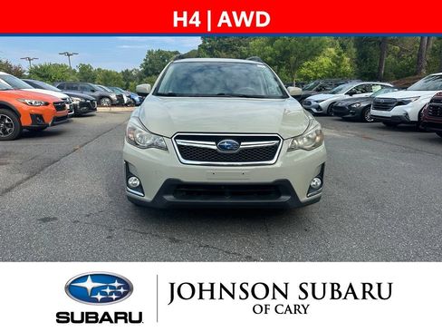 Used 2017 Subaru Crosstrek 2.0i Premium AWD/4WD image 2