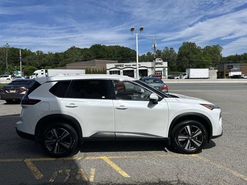 Certified 2025 Nissan Rogue SL AWD/4WD image 9