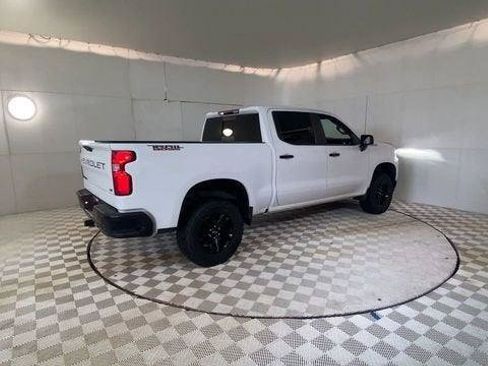 Used 2021 Chevrolet Silverado 1500 LT Trail Boss w/ Convenience Package II AWD/4WD image 3