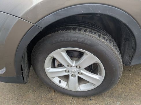 Used 2014 Toyota RAV4 XLE AWD/4WD image 18