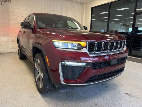 New 2026 Jeep Grand Cherokee Limited AWD/4WD image 8