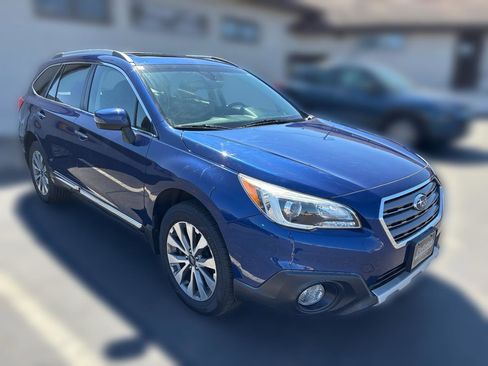 Used 2017 Subaru Outback 2.5i Touring AWD/4WD image 1