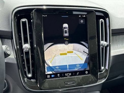 New 2024 Volvo XC40 B5 Plus w/ Climate Package AWD/4WD image 12