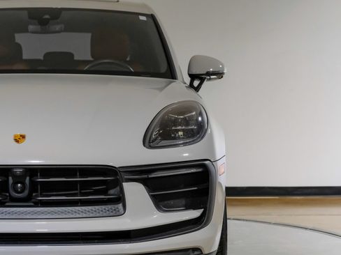 Used 2024 Porsche Macan AWD/4WD image 49