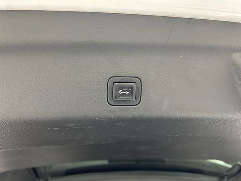 Used 2023 Chevrolet Suburban RST image 31