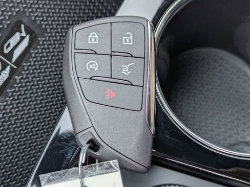 New 2026 Chevrolet Equinox ACTIV w/ Convenience Package III FWD image 32