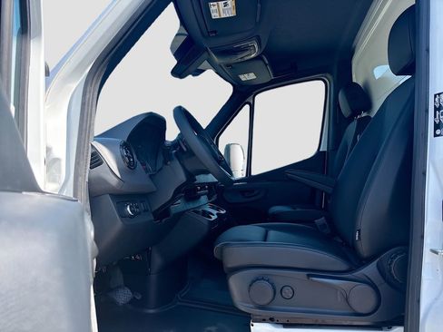 Used 2024 Mercedes-Benz Sprinter 3500 image 9
