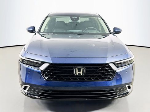 Used 2024 Honda Accord Touring image 2