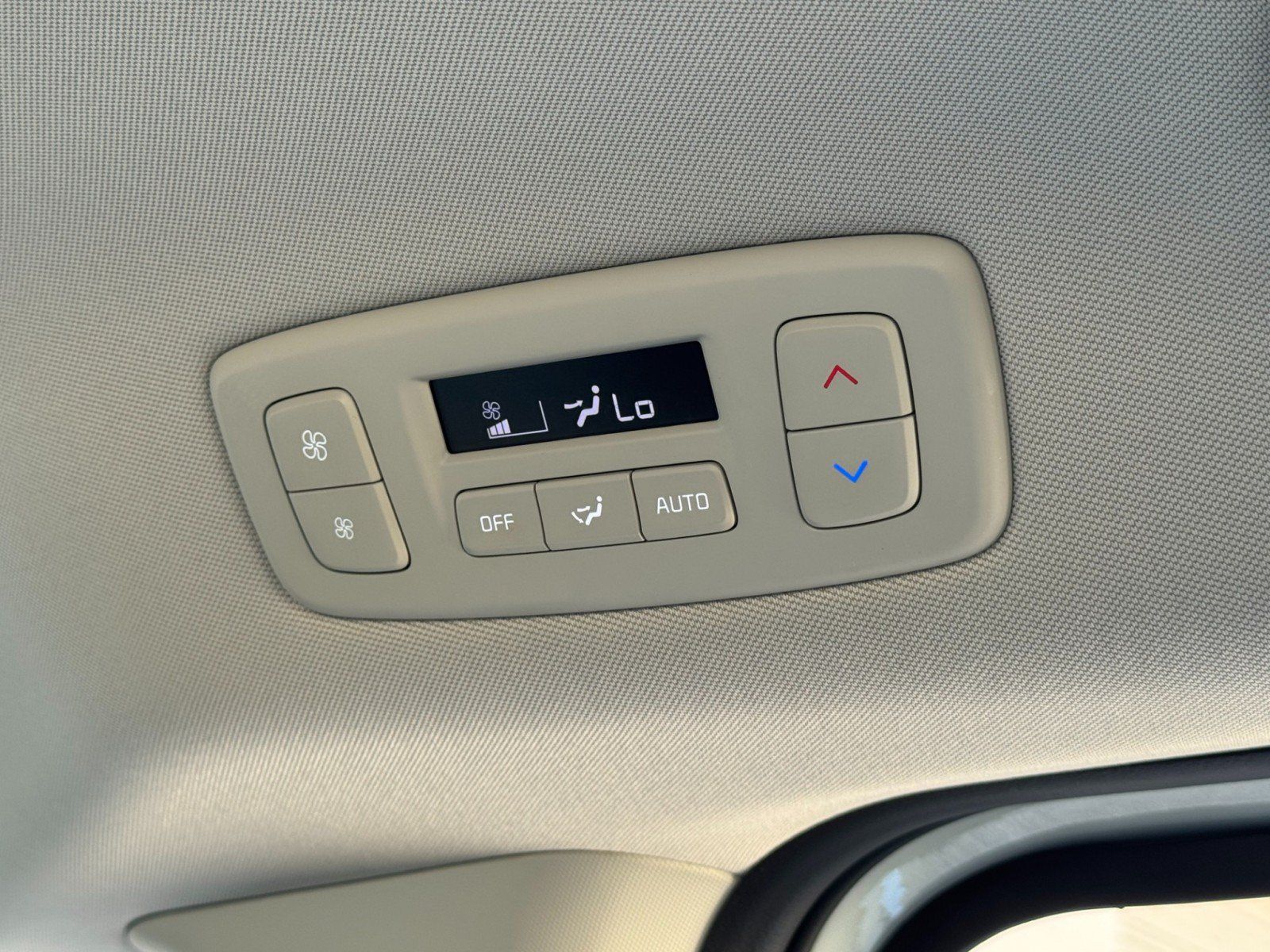 Used 2025 Kia Carnival SX Prestige FWD image 40