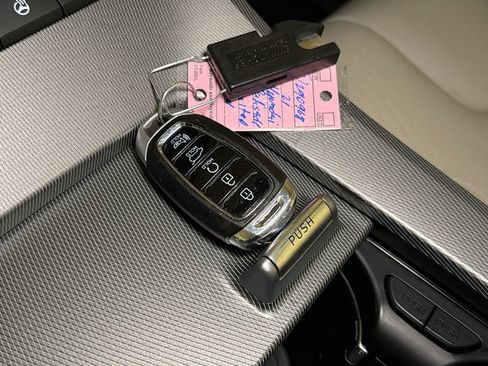 Used 2021 Hyundai Palisade Limited image 34