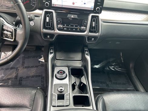 Used 2022 Kia Sorento S FWD image 20