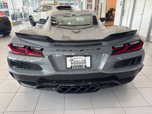 Used 2025 Chevrolet Corvette Z06 RWD image 12