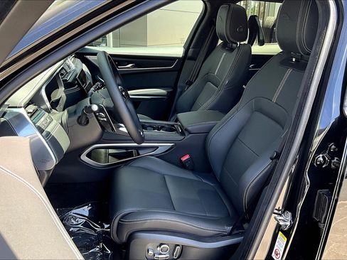 New 2025 Jaguar F-PACE R-Dynamic S image 9