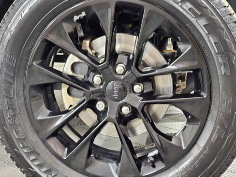 Used 2021 Jeep Gladiator Overland AWD/4WD image 8