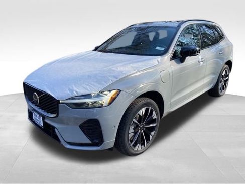 New 2026 Volvo XC60 T8 Plus w/ Climate Package image 3