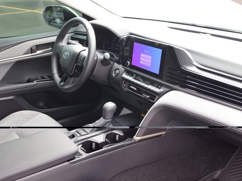 Used 2026 Toyota Camry LE w/ Convenience Package FWD image 34