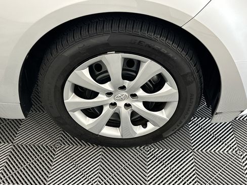 Used 2024 Toyota Corolla LE FWD image 11