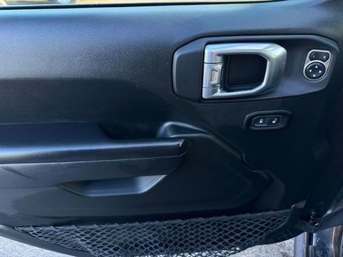 Used 2021 Jeep Wrangler Unlimited Sport image 19
