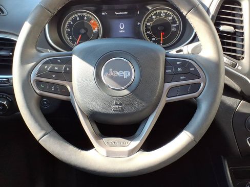 Used 2022 Jeep Cherokee Latitude Lux w/ Sun & Sound Group AWD/4WD image 13