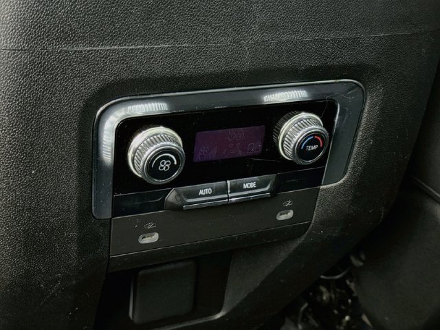 Used 2022 GMC Yukon XL SLT AWD/4WD image 27