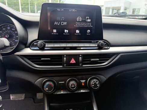 Used 2020 Kia Forte LXS FWD image 18