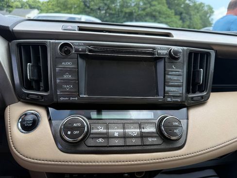 Used 2013 Toyota RAV4 Limited AWD/4WD image 21