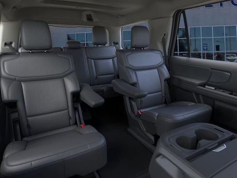 New 2026 Ford Expedition Active image 11