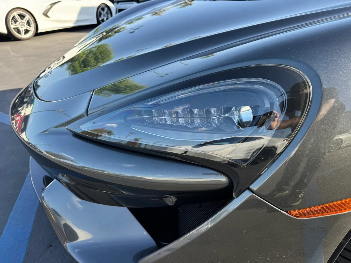 Used 2019 McLaren 570S Spider RWD image 9