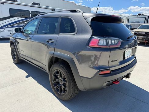 Used 2021 Jeep Cherokee Trailhawk w/ Technology Group AWD/4WD image 5