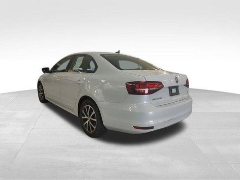 Used 2017 Volkswagen Jetta SE image 28