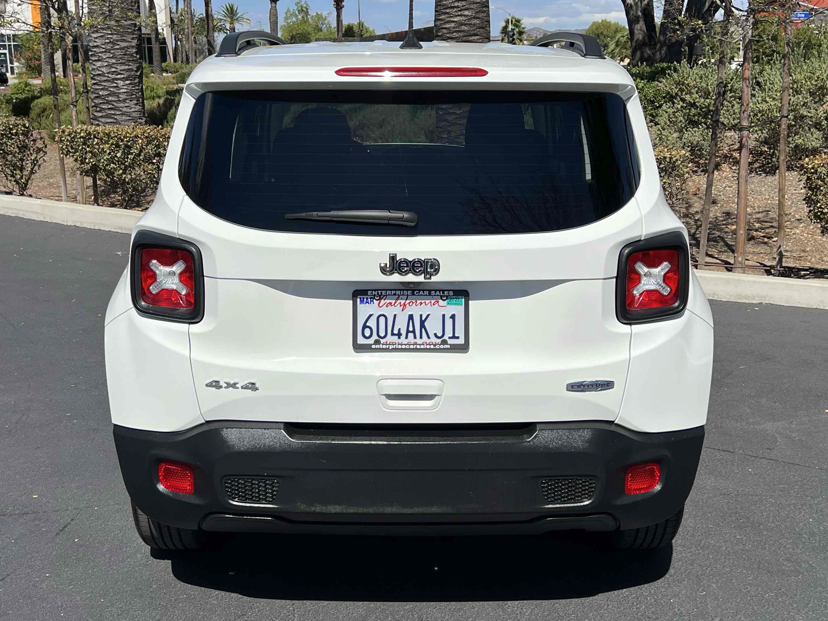Used 2022 Jeep Renegade Latitude AWD/4WD image 13