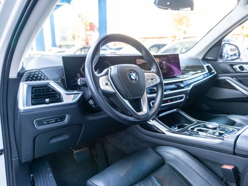 Used 2025 BMW X7 xDrive40i AWD/4WD image 4