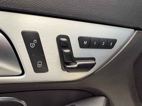 Used 2015 Mercedes-Benz SLK 250 image 13