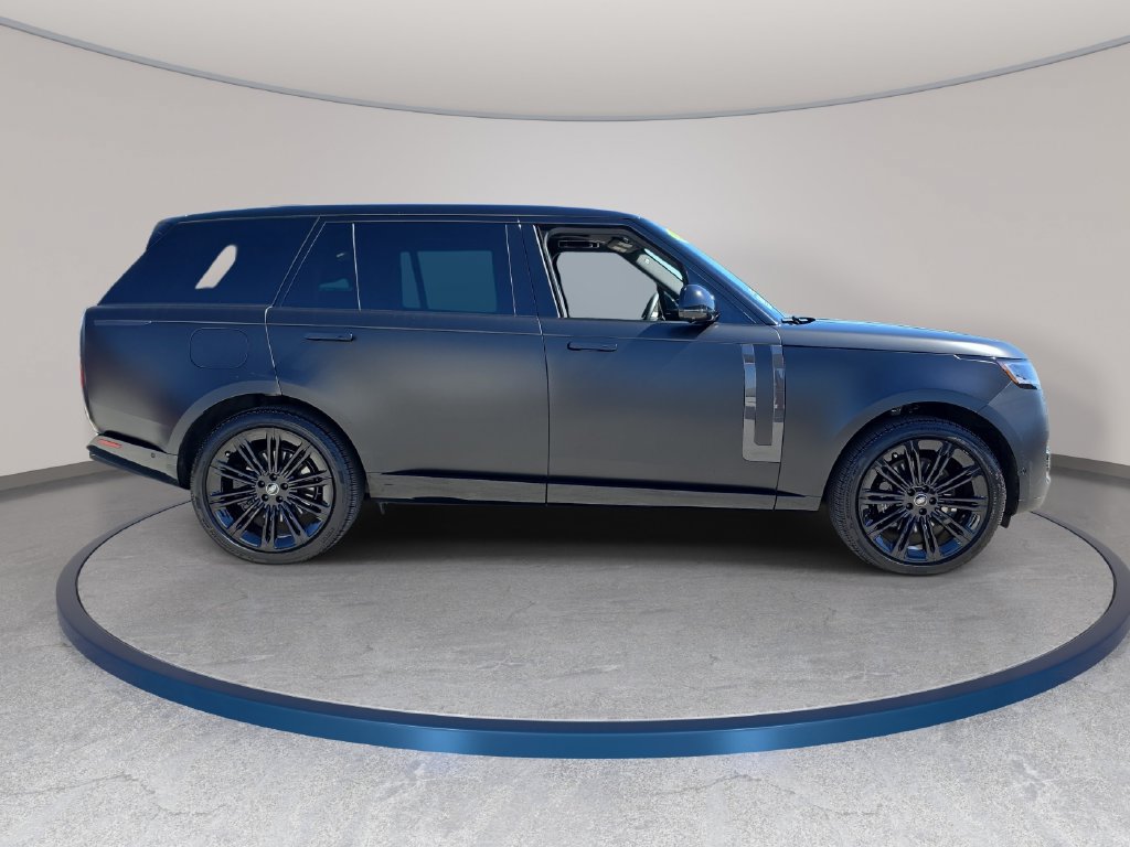 Certified 2025 Land Rover Range Rover Long Wheelbase SE AWD/4WD image 4