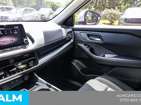 Used 2024 Nissan Rogue SV FWD image 35