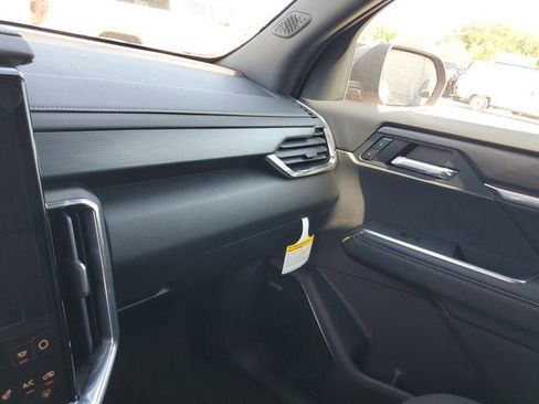 New 2026 GMC Acadia Elevation FWD image 25