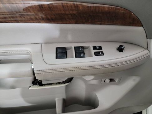 Used 2010 Nissan Armada Titanium w/ DVD Entertainment Pkg image 10