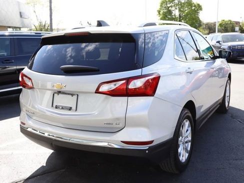 Used 2019 Chevrolet Equinox LT w/ Sun & Navigation Package AWD/4WD image 4