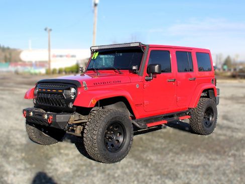 Used 2014 Jeep Wrangler Unlimited Rubicon w/ Max Tow Package image 3