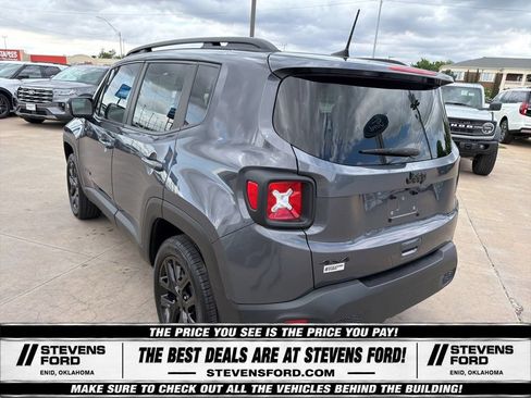 Used 2023 Jeep Renegade Altitude AWD/4WD image 10