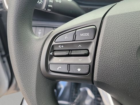 Certified 2023 Hyundai Venue SE image 24