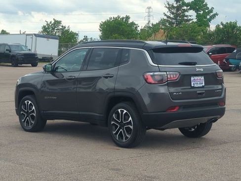 Used 2022 Jeep Compass Limited AWD/4WD image 5