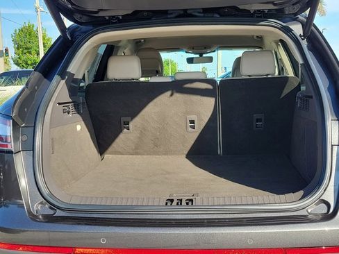 Used 2019 Lincoln Nautilus Select image 12