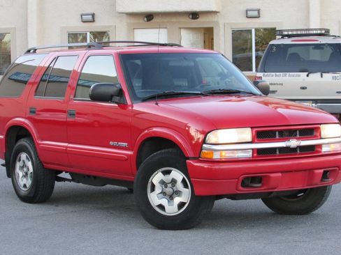 Used 2003 Chevrolet Blazer LS w/ Preferred Equipment Group AWD/4WD image 2