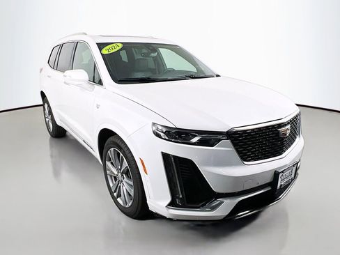 Used 2024 Cadillac XT6 Premium Luxury w/ Technology Package image 3
