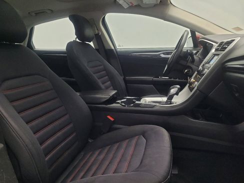 Used 2014 Ford Fusion SE w/ Equipment Group 201A image 21