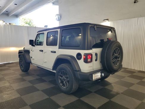 Used 2024 Jeep Wrangler Sport S image 4
