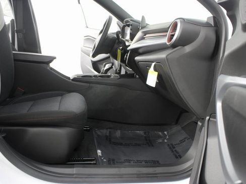 New 2026 Chevrolet Trax RS w/ Sunroof Package image 21