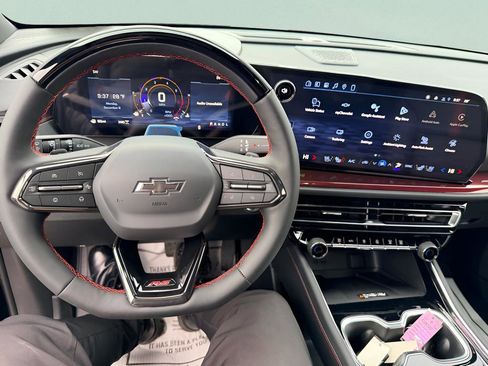 New 2026 Chevrolet Traverse RS w/ LPO, Floor Liner Package image 16