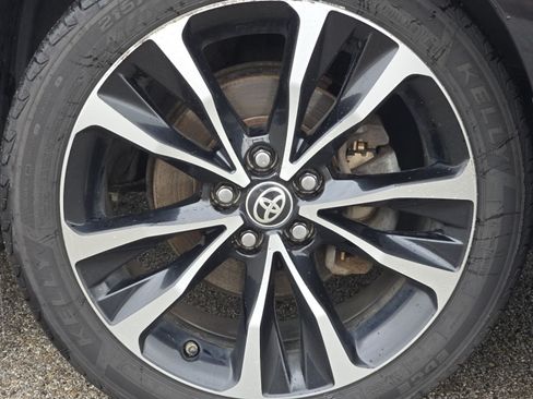 Used 2017 Toyota Corolla SE w/ Carpet Mat Package (TMS) FWD image 14